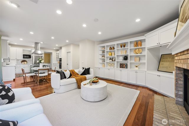 5810 Mont Blanc Pl NW, Issaquah, WA 98027