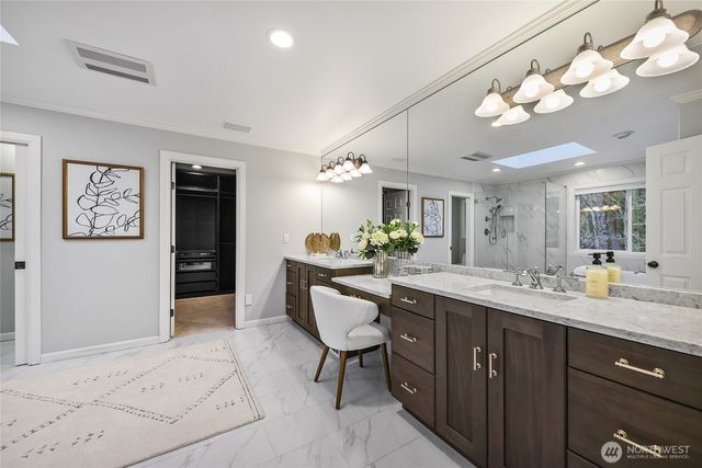 5810 Mont Blanc Pl NW, Issaquah, WA 98027