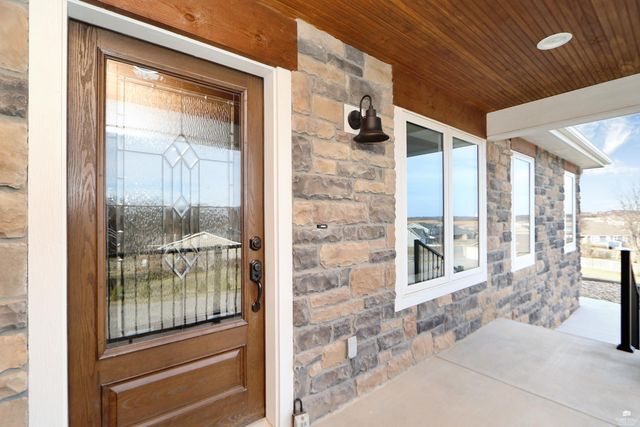 216 Highland Pointe Drive, Manhattan, KS 66503