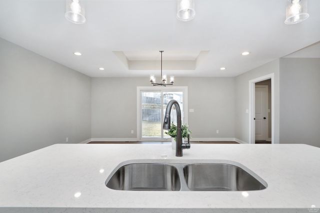 216 Highland Pointe Drive, Manhattan, KS 66503