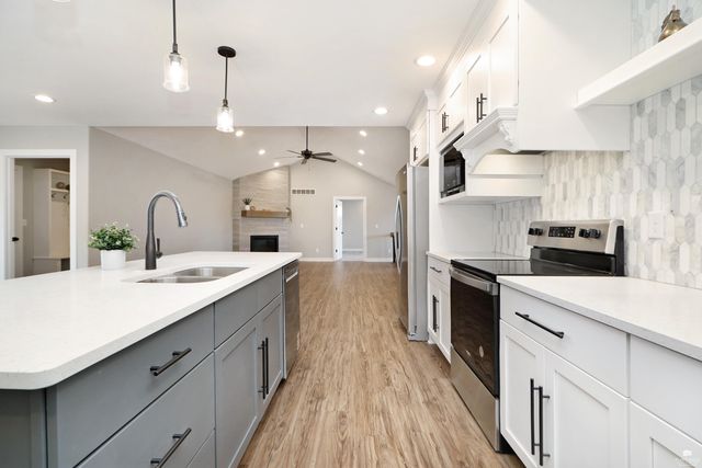 216 Highland Pointe Drive, Manhattan, KS 66503