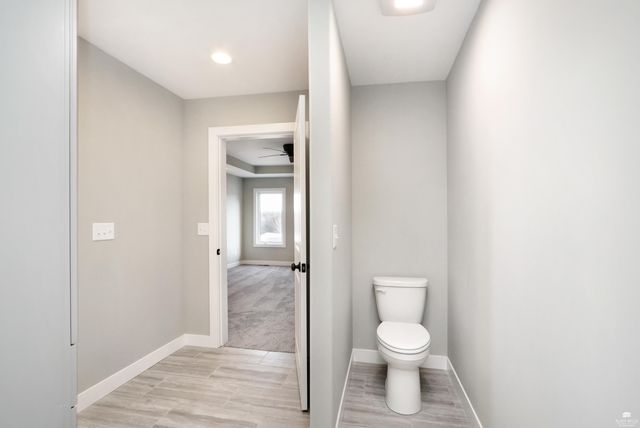 216 Highland Pointe Drive, Manhattan, KS 66503