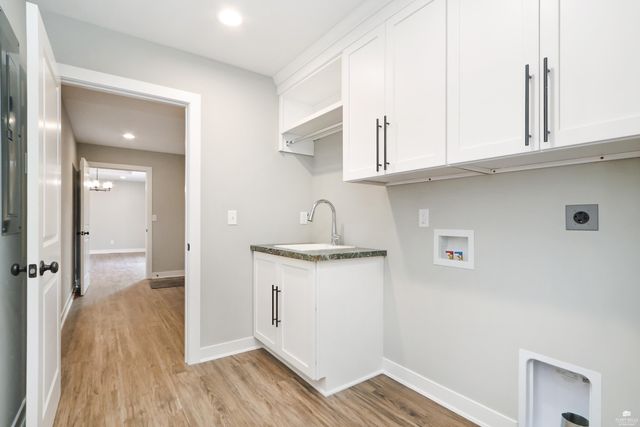 216 Highland Pointe Drive, Manhattan, KS 66503