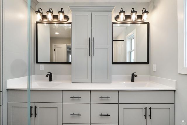 216 Highland Pointe Drive, Manhattan, KS 66503