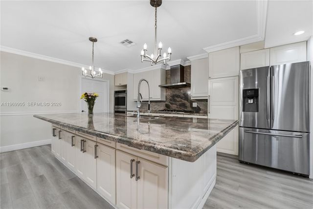 215 Entrada Dr 1, Hollywood, FL 33021