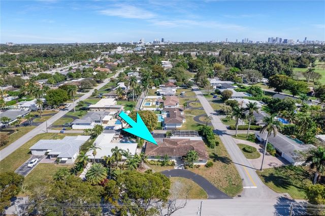 215 Entrada Dr 1, Hollywood, FL 33021