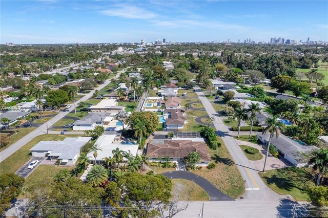 215 Entrada Dr 1, Hollywood, FL 33021