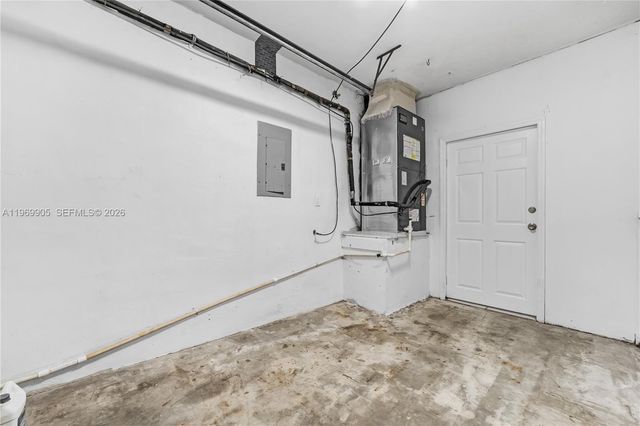 215 Entrada Dr 1, Hollywood, FL 33021