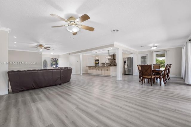 215 Entrada Dr 1, Hollywood, FL 33021