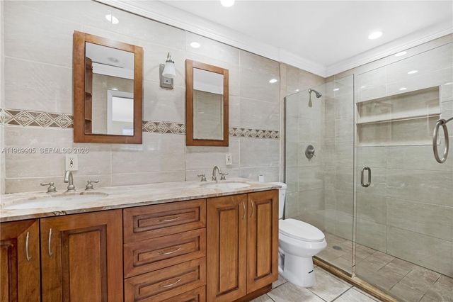 215 Entrada Dr 1, Hollywood, FL 33021