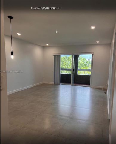 7732 Camino Real 402, Miami, FL 33143