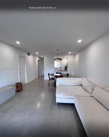 7732 Camino Real 402, Miami, FL 33143