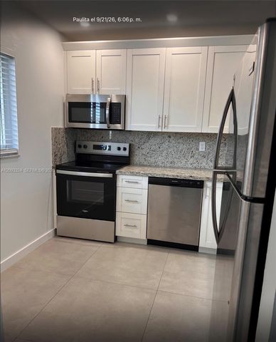 7732 Camino Real 402, Miami, FL 33143