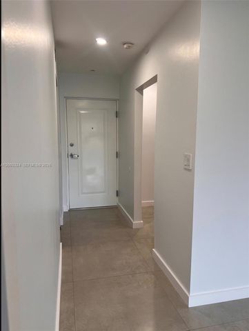 7732 Camino Real 402, Miami, FL 33143