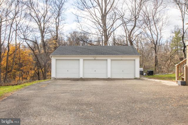 77 MARTIN RD, Conowingo, MD 21918