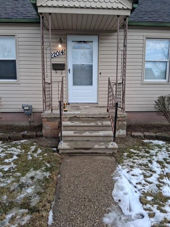 22014 Tuscany Avenue, Eastpointe, MI 48021