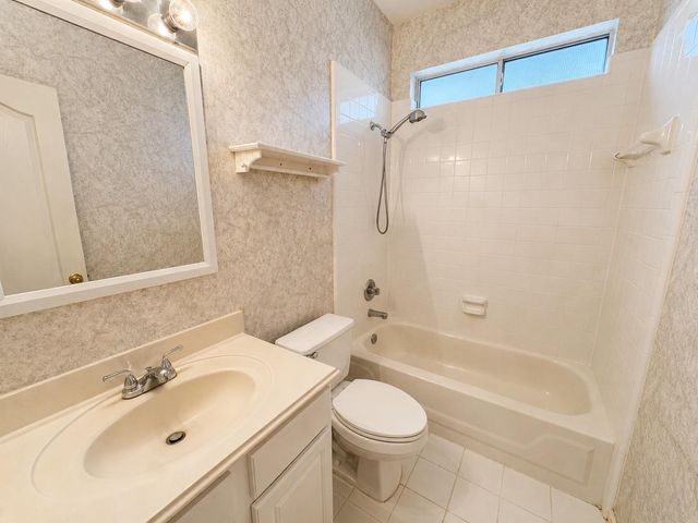 223 Wild Oak Run, Houston, TX 77094