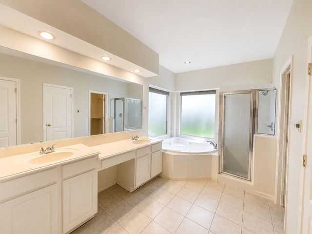 223 Wild Oak Run, Houston, TX 77094
