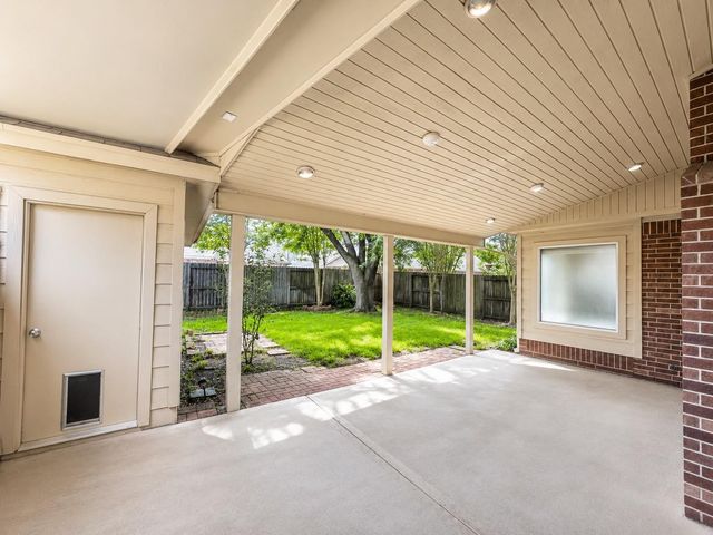 223 Wild Oak Run, Houston, TX 77094