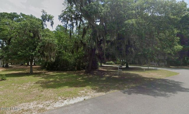 63 Woodland Ridge Circle, Beaufort, SC 29907