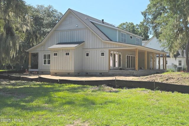 63 Woodland Ridge Circle, Beaufort, SC 29907