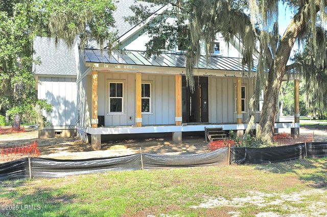 63 Woodland Ridge Circle, Beaufort, SC 29907