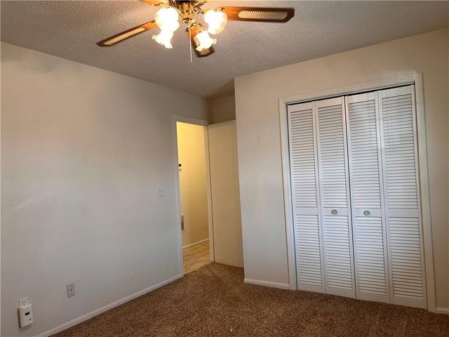 201 S Vine Street, Mclouth, KS 66054