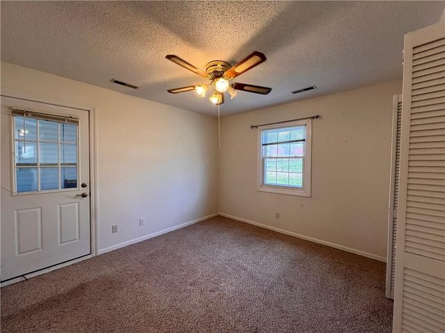 201 S Vine Street, Mclouth, KS 66054