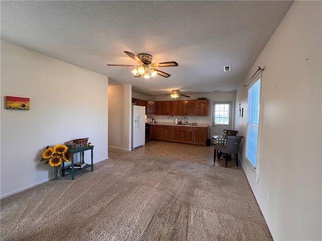 201 S Vine Street, Mclouth, KS 66054