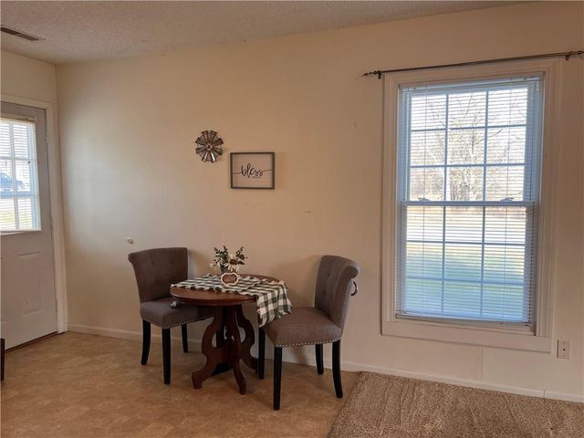 201 S Vine Street, Mclouth, KS 66054