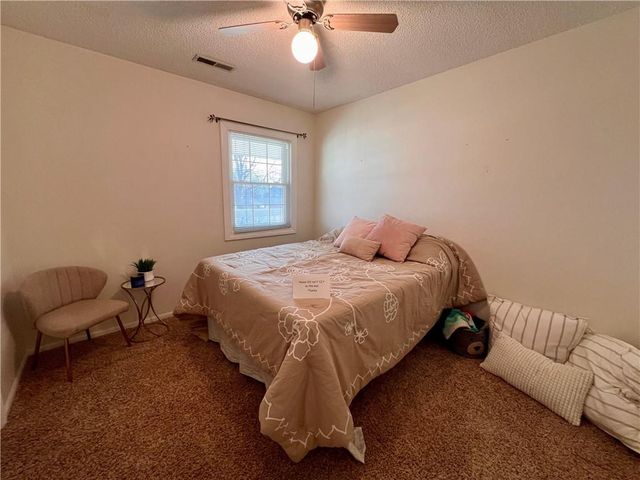 201 S Vine Street, Mclouth, KS 66054