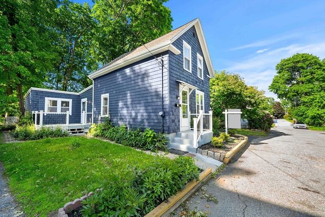 11 Central, Merrimac, MA 01860