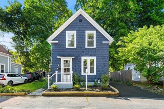 11 Central, Merrimac, MA 01860