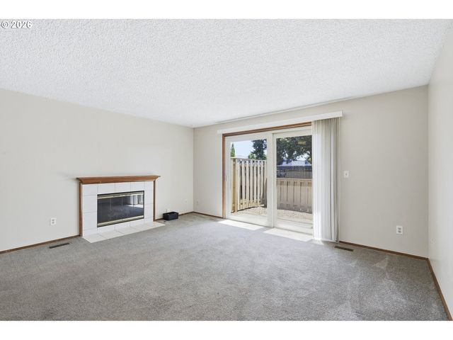 2986 Se BLUE BIRD Dr, Hillsboro, OR 97123