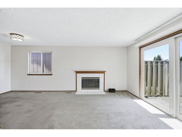2986 Se BLUE BIRD Dr, Hillsboro, OR 97123