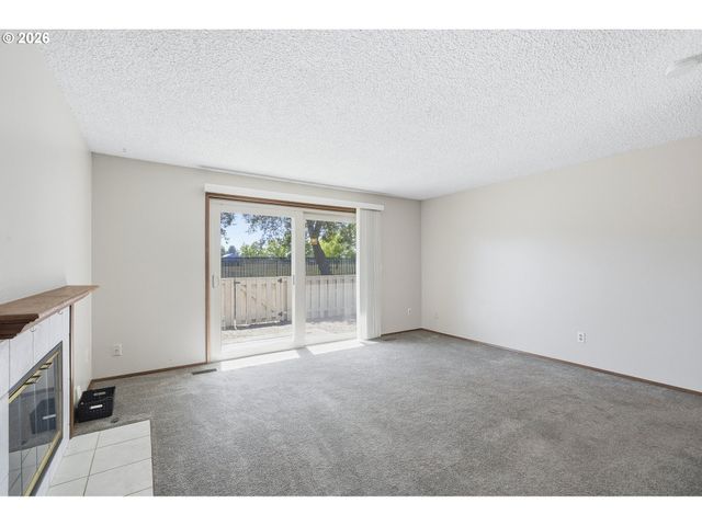 2986 Se BLUE BIRD Dr, Hillsboro, OR 97123