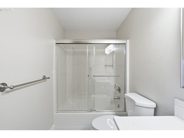 2986 Se BLUE BIRD Dr, Hillsboro, OR 97123