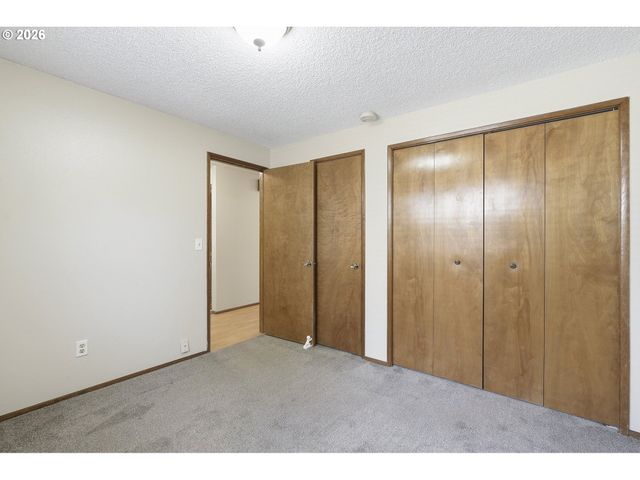 2986 Se BLUE BIRD Dr, Hillsboro, OR 97123