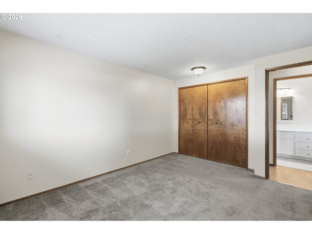 2986 Se BLUE BIRD Dr, Hillsboro, OR 97123
