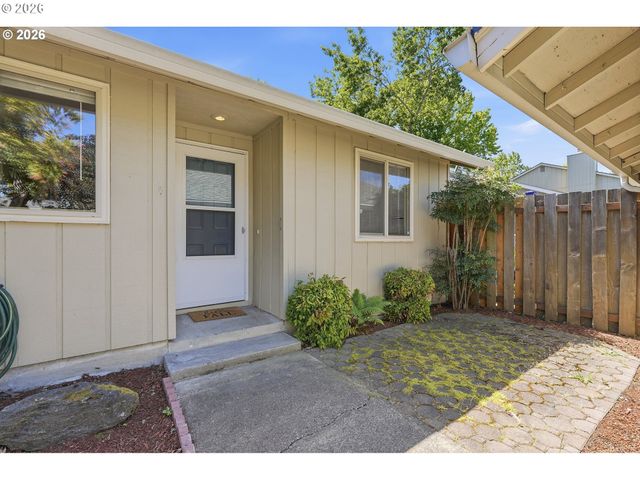 2986 Se BLUE BIRD Dr, Hillsboro, OR 97123