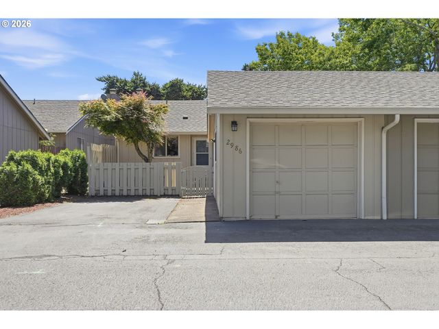 2986 Se BLUE BIRD Dr, Hillsboro, OR 97123