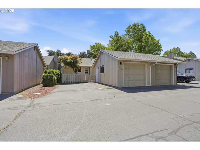 2986 Se BLUE BIRD Dr, Hillsboro, OR 97123