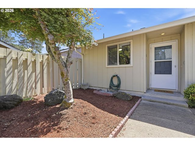 2986 Se BLUE BIRD Dr, Hillsboro, OR 97123