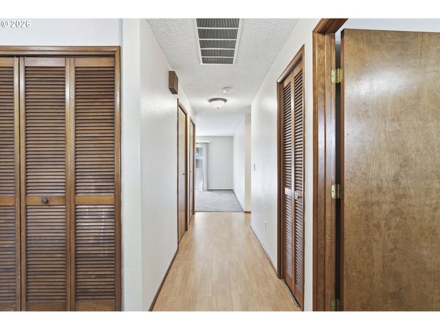 2986 Se BLUE BIRD Dr, Hillsboro, OR 97123