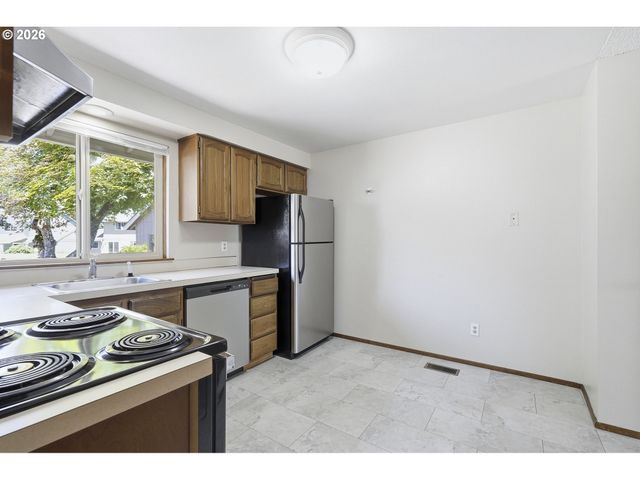 2986 Se BLUE BIRD Dr, Hillsboro, OR 97123