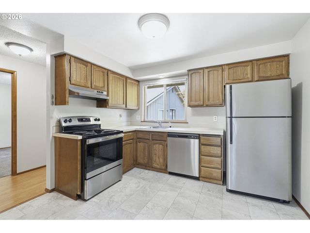 2986 Se BLUE BIRD Dr, Hillsboro, OR 97123