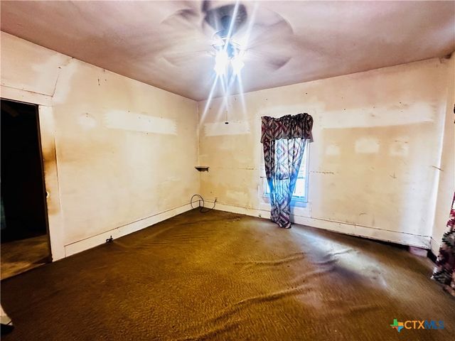 201 Maple Street, Yoakum, TX 77995