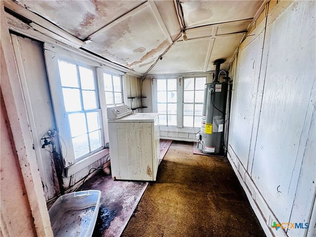 201 Maple Street, Yoakum, TX 77995