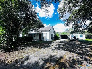 201 Maple Street, Yoakum, TX 77995