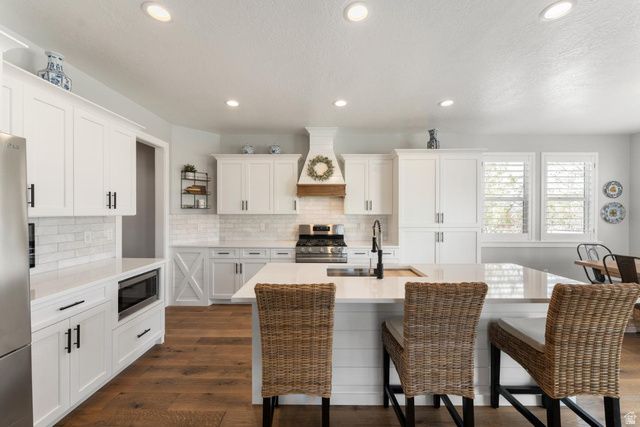 1332 W SALMON CADDIS DR, Bluffdale, UT 84065